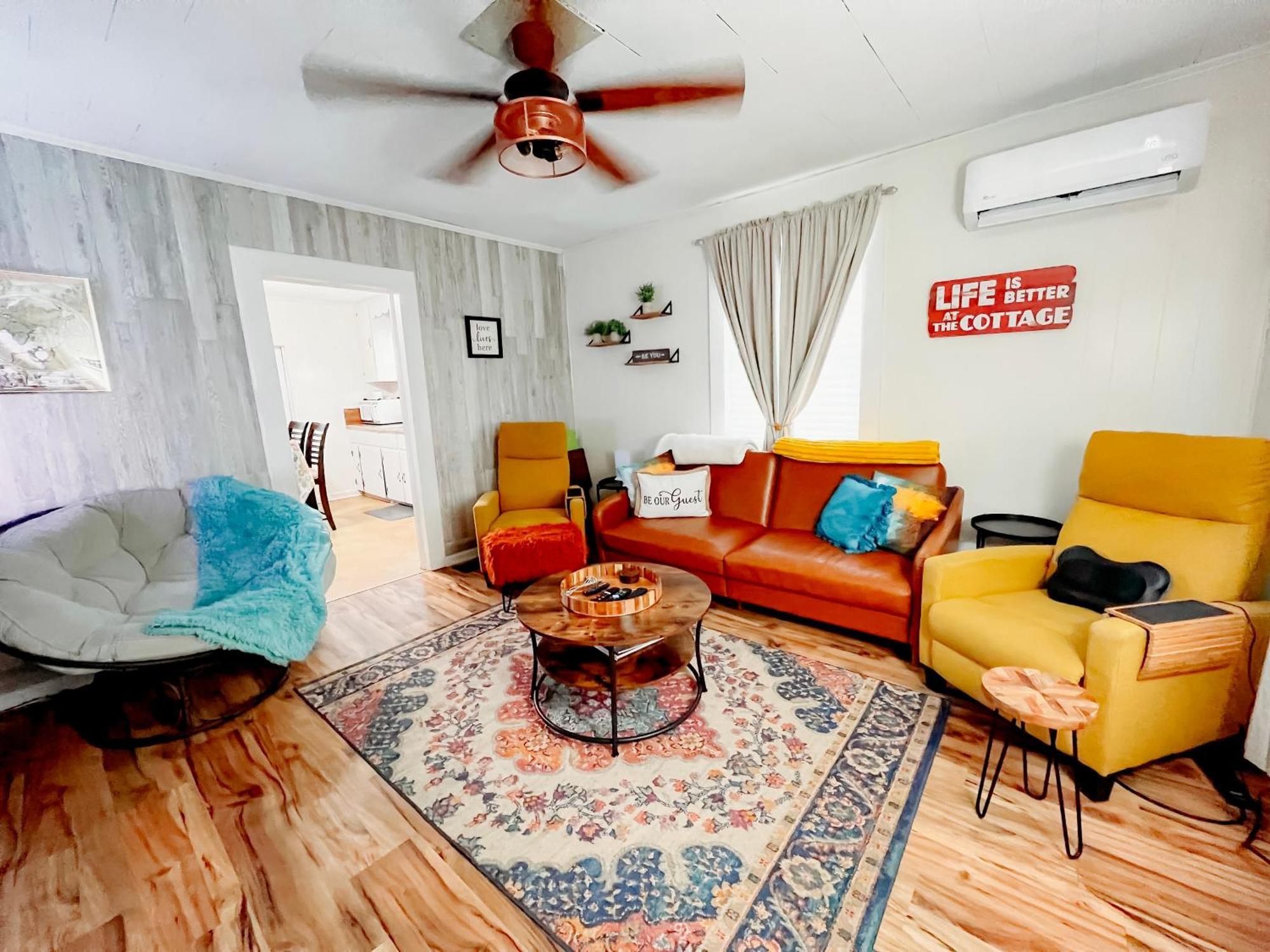 Giggling Creek Cottage - Bedjet! King Sized! Gazebo, 45 Acres, Arcades, Nintendo, More Henry Ngoại thất bức ảnh